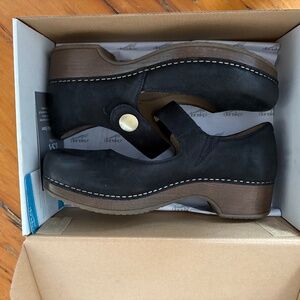 Dansko Black Beatrice size 38 with original box. Worn once with socks.